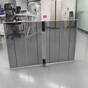 Écran LED transparent grand format à grille RGB haute luminosité et pleine couleur pour l'animation en magasin de détail, centre commercial, intérieur - Product Image 3