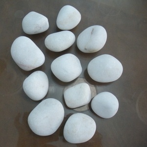 Pierres de cristaux de guérison de sodalite bleue naturelle pierres de cristal polies galets de roche polies pour la décoration - Product Image 3
