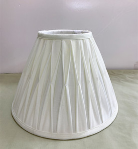 <span class=keywords><strong>Abat</strong></span>-<span class=keywords><strong>jour</strong></span> en <span class=keywords><strong>tissu</strong></span> blanc <span class=keywords><strong>plissé</strong></span>: Design classique en forme de cloche idéal pour lampe de table ajoute une touche élégante à la décoration du salon de la chambre à coucher - Product Image 1