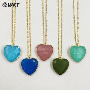 WT-N1525 Maravilloso Collar <span class=keywords><strong>de</strong></span> Cadena Delgada Dorada con Colgante <span class=keywords><strong>de</strong></span> Corazón con Piedras <span class=keywords><strong>de</strong></span> Colores para Fiestas <span class=keywords><strong>de</strong></span> Baile, Joyería a Juego - Product Image 1