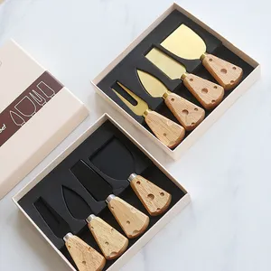 Set regalo di 4 adorabili coltelli e forchetta per formaggio Color oro graziosi manici in legno Set di attrezzi per formaggio per bambini