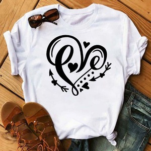 2025 T-<span class=keywords><strong>shirt</strong></span> à manches courtes décontracté et confortable de haute qualité pour la Saint-Valentin imprimé en forme de coeur pour femmes - Product Image 1