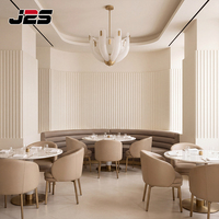 Solutions d'usine J2S : Chaises à cadre métallique, table rectangulaire avec surface en marbre, ensemble table et chaises pour restaurant, design moderne pour hôtel