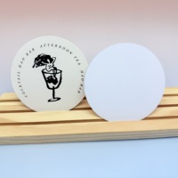 Étiquette NFC de table en PVC étanche 13,56 MHz personnalisée OEM, impression offset, autocollant QR, plaque programmable, carte magnétique, modèle de marque SHENGDA