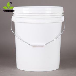 Cubo de Plástico Reciclable Innopack Blanco de 18L con Asas y Tapa, Grado Alimenticio, para Envasar Gas, Aceite y Más - Product Image 1