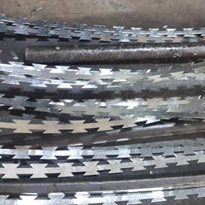 <span class=keywords><strong>Alambre</strong></span> de púas galvanizado BTO-22 para construcción, venta directa de fábrica al por mayor - Product Image 3