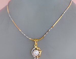 Ensemble de collier et de boucles d'oreilles exclusif et élégant en or et argent poli avec des perles, pour femmes, pour les occasions spéciales - Product Image 3