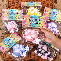 Mainan Fidget Cakar Kucing Transparan dengan Pompom Warna-warni dan Glitter, Sentuhan Lembut untuk Mengurangi Kecemasan, Dapat Dipesan Sesuai Keinginan