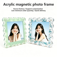 Marco de Fotos Acrílico Magnético Personalizado con Borde Ondulado Decorativo, Transparente y Bonito, para Exhibición en Escritorio o Mesa