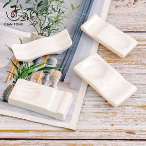 DianTong Meilleure vente Support de repose-baguettes et cuillères en porcelaine blanche unie avec logo personnalisé, Repose-baguettes en céramique - Product Image 2