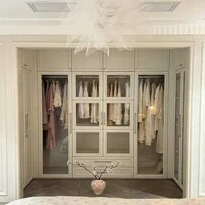 Armoire en chêne moderne de luxe sur mesure BALOM 2025, vente chaude, porte en verre à bordure dorée, meubles de placard en bois massif - Product Image 5