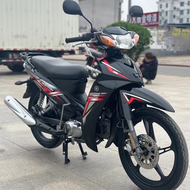 Original Yamaha1 C8 Step-through Motorcycle Women's Racing Style 110 commuter Bike Powerful Fuel-efficient Gasoline Motorcycle