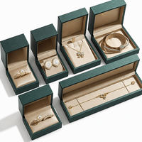 Boîte à bijoux de luxe portable en cuir PU personnalisée, boîte à bijoux à couvercle rabattable, emballage pour bagues, boucles d'oreilles, colliers, bracelets, vente en gros