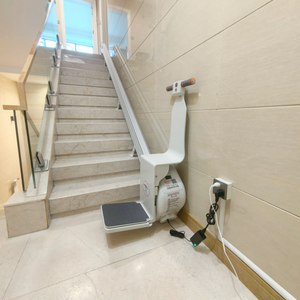 Silla Salvaescaleras Inalámbrica con Control Remoto, Arranque y Parada con un Clic, Silla Elevadora para el Hogar con Control Remoto Inalámbrico - Product Image 4