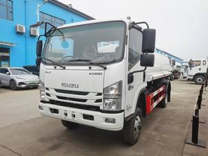Camión Cisterna de Agua ISUZU de 5000 Litros 4x2 con Motor Diésel, Sistema de Rociadores y Carro de Riego - Product Image 3