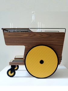 MOYI特注鉄製木製トロリー 最高品質の金属製カート ホテルやバー向けホイール付き - Product Image 3