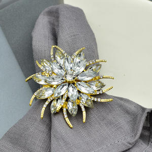 Tovagliolo di cristallo di loto anello di strass perla oro <span class=keywords><strong>fiore</strong></span> portatovaglioli per feste di matrimonio decorazione tavolo da pranzo in metallo - Product Image 2