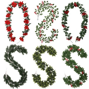 Guirlandes de Noël artificielles, couronne de feuilles de pin, décoration pour la maison, décoration extérieure, décoration de mariage, matériau plastique, 6 styles disponibles - Product Image 1