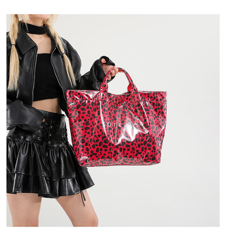 เสือดาวสีแดง