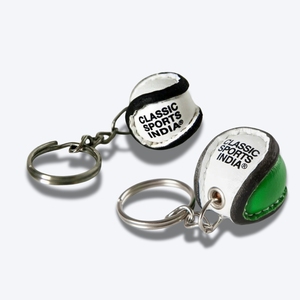 Proveedor de Llaveros con Forma de Balón de Hurling OEM, Llavero Promocional Sliotar para Artículos Deportivos y Souvenirs Gaélicos - Product Image 1