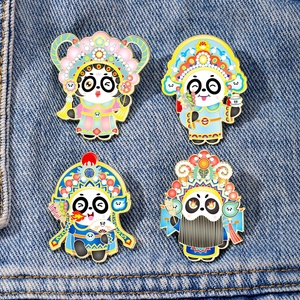 Broche de borla con diseño de máscara de ópera de Pekín de estilo chino antiguo, con diseño de panda de drama animal lindo y diamantes incrustados, insignia turística de Chengdu - Product Image 1