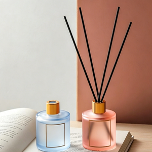 Ambientador sin Llama de 50 ml con Aroma de Aceites Esenciales de Larga Duración, Fragancia Perfecta para Dormitorio y Baño - Product Image 2