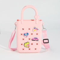 Bas quantité minimale de commande mode enfants étanche bandoulière sac à main sacs de plage 2024 Silicone Mini sac avec breloques accessoires