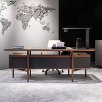Bureau de direction en bois massif de luxe italien, recouvert de cuir, avec armoire de rangement latérale pour bureau à domicile