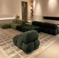 Canapé sectionnel italien minimaliste en velours trois places, compressé sous vide, avec boutons capitonnés design et éponge écologique