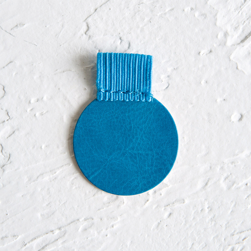 round blue