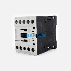 Contactor de CA de 3 polos EATON DILM15-10C (220-230V 50Hz) serie DILM, 15.5A AC-3, con contacto auxiliar 1NO incorporado, 7.5kW, bobina de CA - Product Image 1