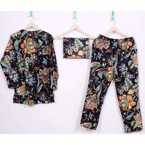 Hermoso Conjunto de Pijama de 2 Piezas, Casual, Estampado a Mano, Tejido, 100% Algodón, Transpirable, con Cuello en V, Manga Larga, Estampado Floral - Product Image 3