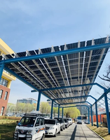 Structure de carport photovoltaïque modulaire amovible, résistante à la pluie, avec système de fixation par boulons, pour la recharge de véhicules électriques et la protection solaire des voitures.