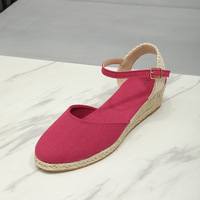 2026 Chaussures décontractées pour femme à bout rond, à bride cheville, à talon compensé, à plateforme, à enfiler, style espadrille, à bride arrière, pour vacances d'été OEM ODM