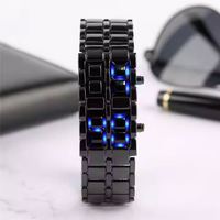 Montre-bracelet rétro pour homme en acier inoxydable, design créatif unique européen et américain, avec LED effet lave, tendance, pour couple