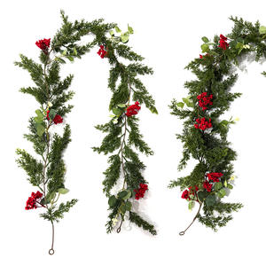 Guirlanda Artificial de Cedro com Toque Real, Folhas Vermelhas de Natal, Planta Verde Artificial para Exteriores - Product Image 6