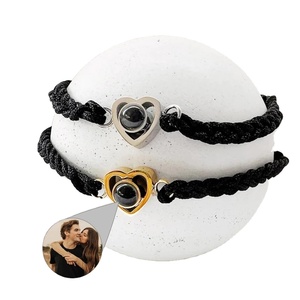 <span class=keywords><strong>Pulsera</strong></span> de Proyección de Fotos al por Mayor, Producto de Dropshipping 2023, Pulseras de Proyección de Fotos Personalizadas para Parejas - Product Image 1