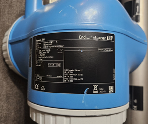 Medidor de Flujo Coriolis Proline Promass E 300 de Doble Tubo para Procesos Alimentarios, Farmacéuticos y Químicos Generales - Product Image 1