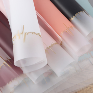 Papier d'emballage pour fleurs imperméable en gros d'usine, <span class=keywords><strong>film</strong></span> gelée Cœur Battant, emballage synthétique en PE pour bouquets de fleurs - Product Image 2