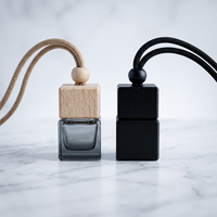 Diffuseur d'arômes pour voiture, mini bouteille en verre avec couvercle en bois, mini récipient carré vide pour la décoration intérieure de la voiture