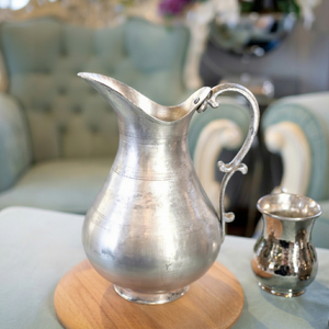 Carafe à eau en cuivre martelé de qualité supérieure avec 2 gobelets, style classique, écologique, avec poignée et couvercle, logo personnalisé, pour fêtes, en stock, Crescent - Product Image 1