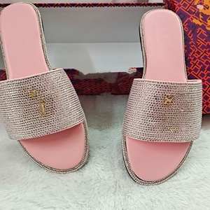 Sandali infradito piatti da donna TB estivi con punta aperta, scarpe da spiaggia per esterni con strass, suola morbida in gomma, taglie grandi - Product Image 2