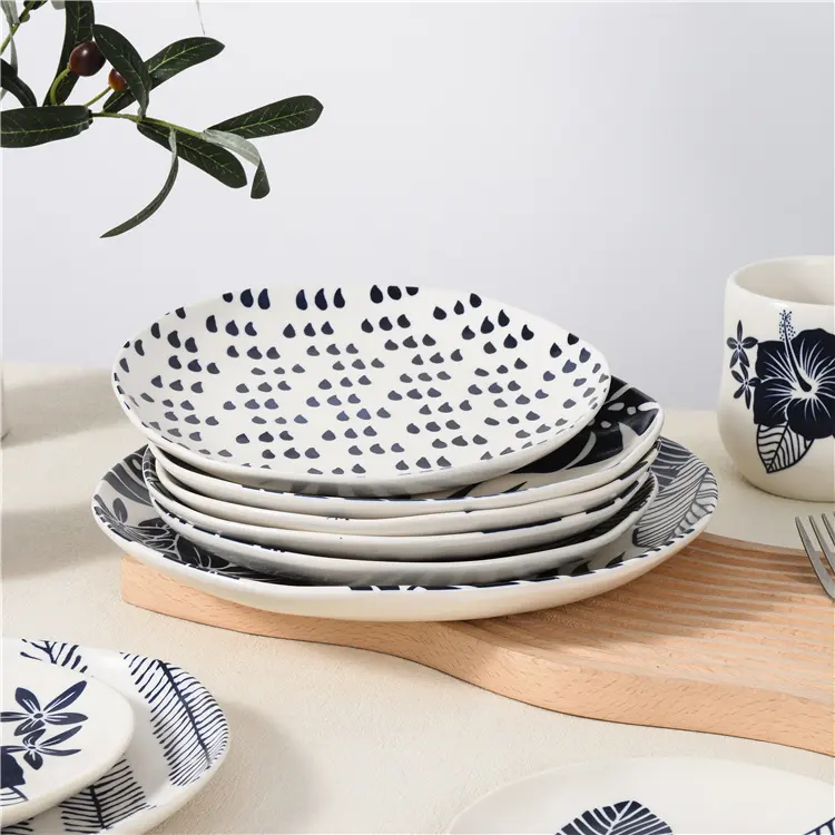 Высококачественная 8,5/10,5 дюймов ручная роспись с геометрическим узором необычная гостиничная посуда сине-белая керамическая салатная тарелка