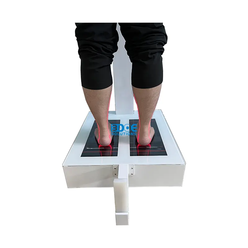 ماسح SoleSelect ثلاثي الأبعاد: اختيار المقاس المناسب مع جهاز مسح بتقنية الفحص على قدم القدم