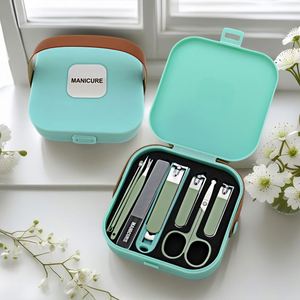 Lot de 7 outils de manucure et pédicure en acier inoxydable rose ou vert – Coupe-ongles et limes à ongles pour soins personnels – Vente en gros - Product Image 1