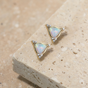 Aurien Gioielli per Piercing in Oro 14K all'Ingrosso, Orecchini Triangolari con Opale e Zirconia, Gioielli per il Corpo in Oro Vero Filettato - Product Image 4