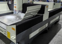 Máquina CNC Router para Grabado en Metal, Cobre y Aluminio, para Puertas, Pantallas y Señalización, con un Solo Husillo, Control NC Studio, Transmisión por Engranajes
