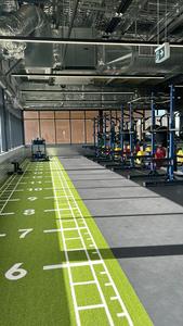 <span class=keywords><strong>Gazon</strong></span> artificiel professionnel pour salle de sport, haute densité, 15 mm, caoutchouc ignifuge, revêtement de sol sportif intérieur avec logo personnalisé <span class=keywords><strong>et</strong></span> lignes graduées - Product Image 4