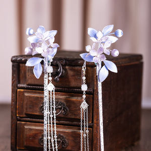 Accesorio para el cabello de estilo antiguo morado, horquilla con borlas, un par de horquillas de estilo chino tradicional con flores de terciopelo, acabado en terciopelo. - Product Image 1