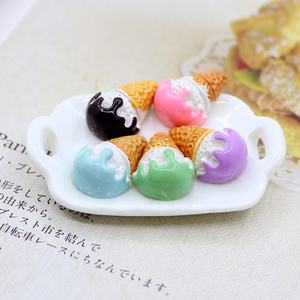 Simulación Re-ment: Encantos de resina de helado y crema en tubo para accesorios de pegamento de crema y carcasas de teléfono - Product Image 3